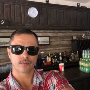 Meet your Posher, Jose